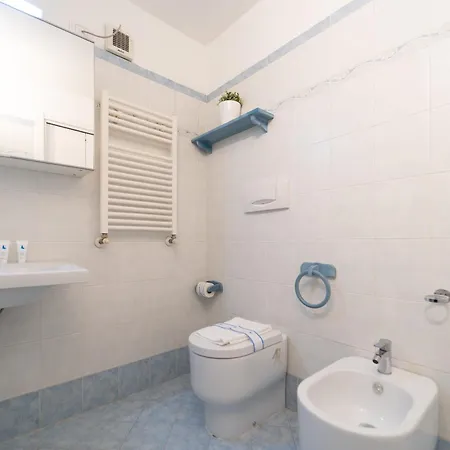 Apartamento Porta Venezia - Confortevole Con Wifi E Ac